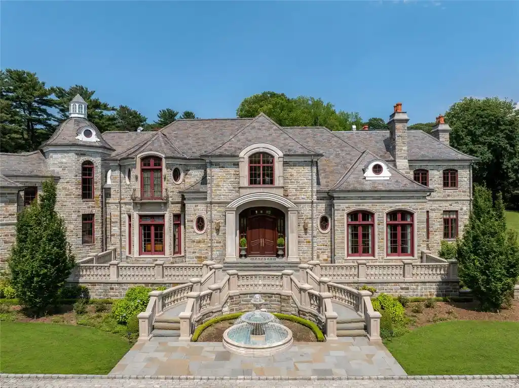 Iconic and Irreplaceable 102 Horseshoe Road Is a Magnificent Gold Coast Estate Listed for 11.8 Million 7
