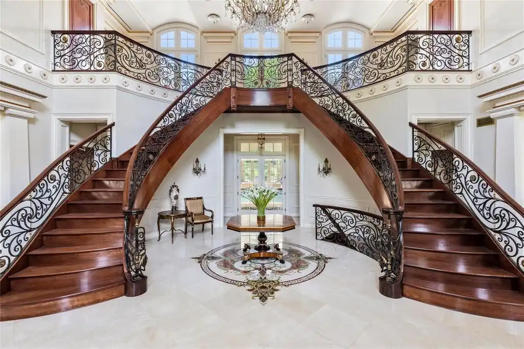 Iconic and Irreplaceable 102 Horseshoe Road Is a Magnificent Gold Coast Estate Listed for 11.8 Million 8
