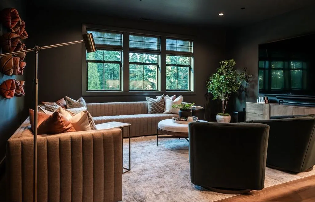Inside the Exquisite 655 Rosemont Rd A Secluded 6 Million Oregon Sanctuary for Lavish Entertaining 22