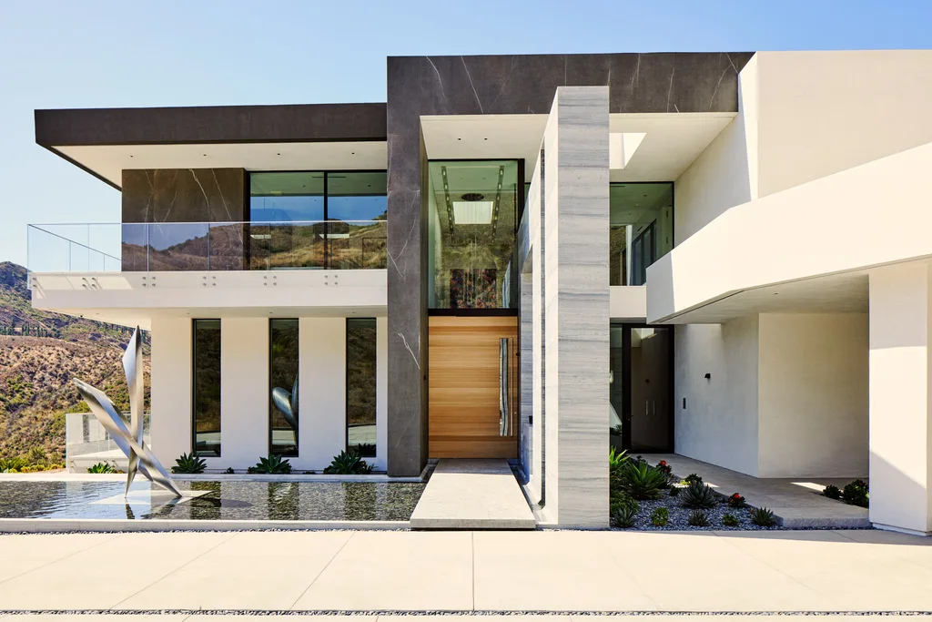 Lobo Canyon 2 by IR Architects, A Sculptural Retreat Embracing Malibu’s Rugged Landscape