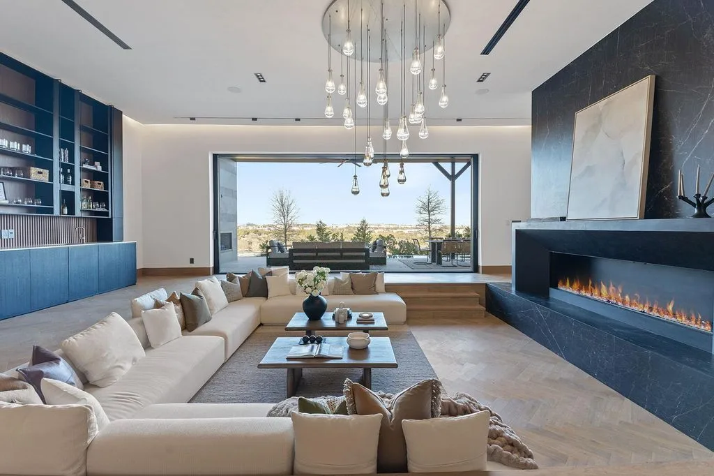 Prestigious 4816 Pecan Chase Modern Retreat with Awe Inspiring Views Listed at 14995000 15