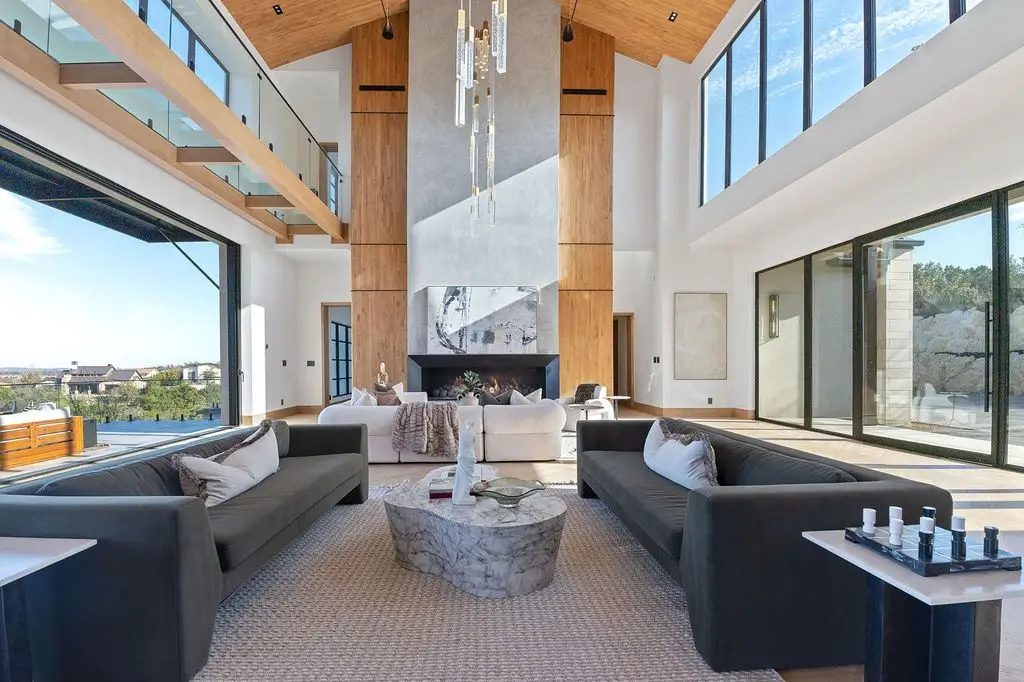 Prestigious 4816 Pecan Chase Modern Retreat with Awe Inspiring Views Listed at 14995000 5