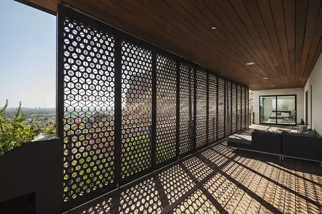 Red Rocks by The Ranch Mine Reimagines Mountainside Living with Raw Elegance