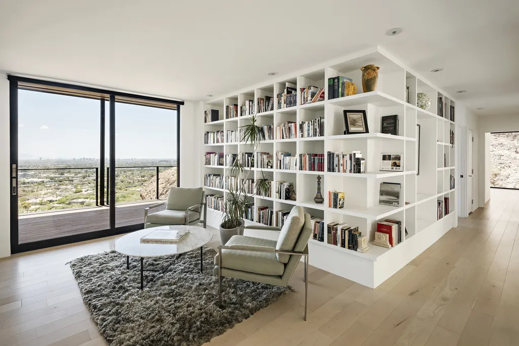 Red Rocks by The Ranch Mine Reimagines Mountainside Living with Raw Elegance