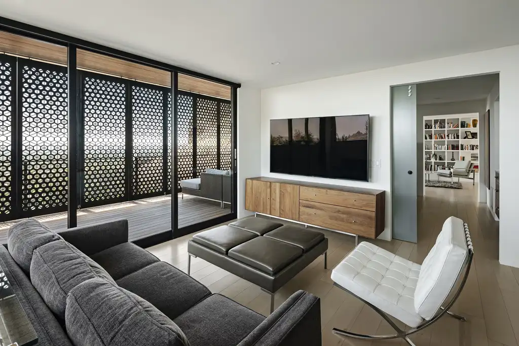 Red Rocks by The Ranch Mine Reimagines Mountainside Living with Raw Elegance