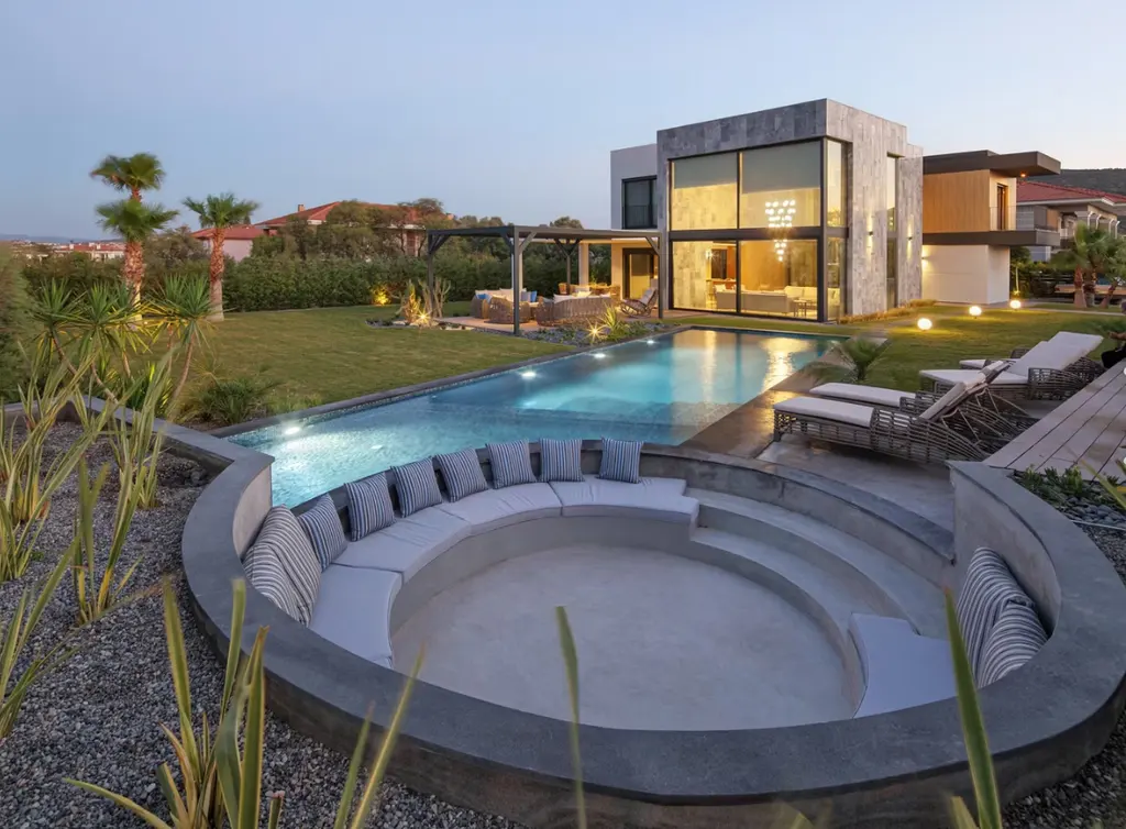 Villa Mass by Başak Akkoyunlu Design, A Sculpted Stone Villa That Plays with Light, Mass, and Void