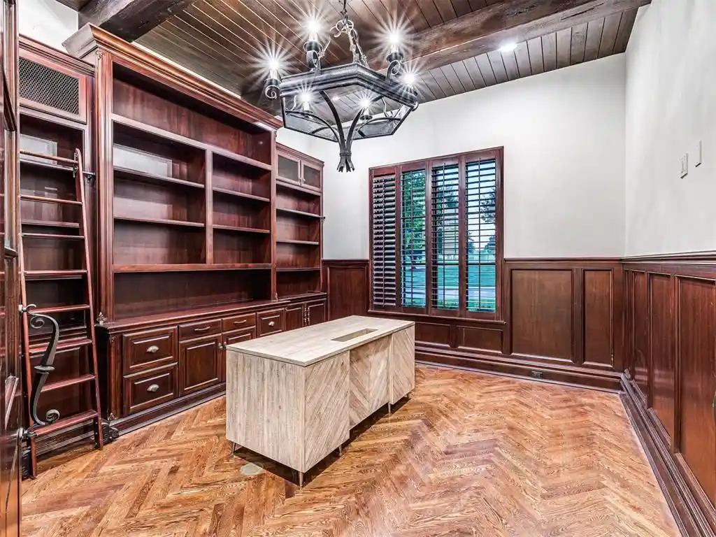 14804 Gaillardia Ln Stunning Oklahoma Estate with Panoramic Lake and Golf Course Views Listed at 2495000 15