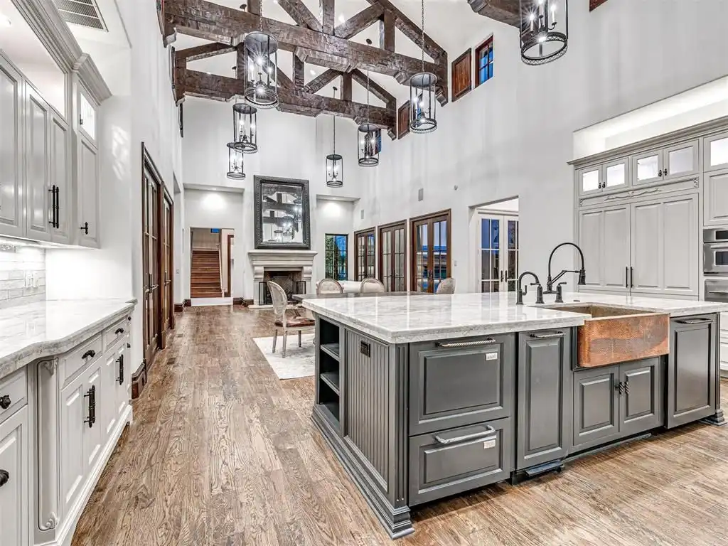 14804 Gaillardia Ln Stunning Oklahoma Estate with Panoramic Lake and Golf Course Views Listed at 2495000 16