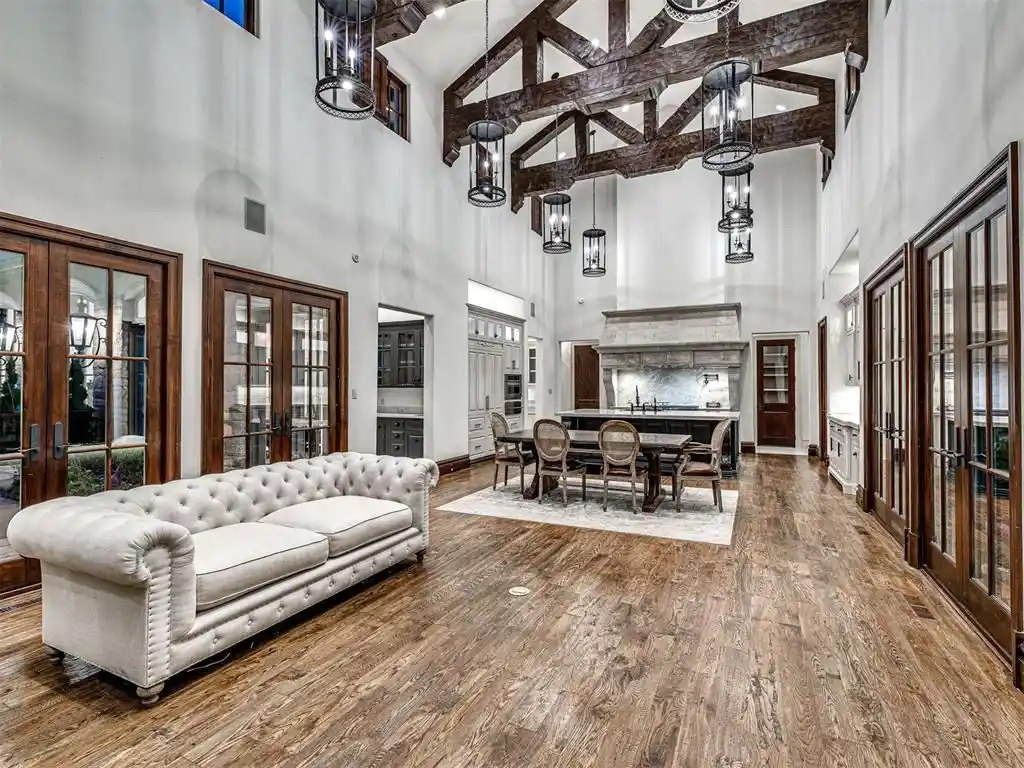 14804 Gaillardia Ln Stunning Oklahoma Estate with Panoramic Lake and Golf Course Views Listed at 2495000 21