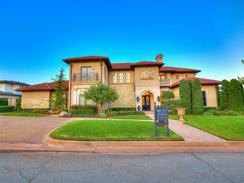 14804 Gaillardia Ln Stunning Oklahoma Estate with Panoramic Lake and Golf Course Views Listed at 2495000 8
