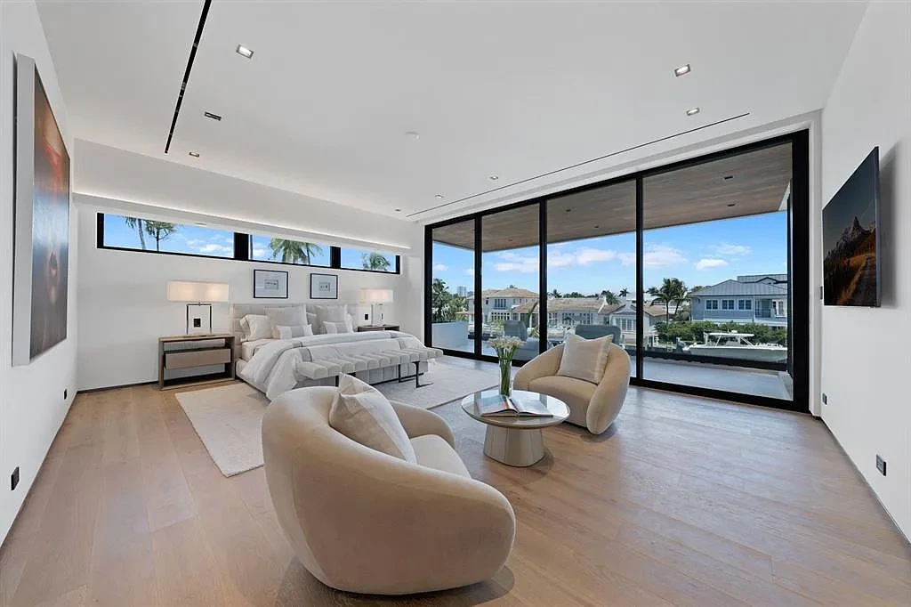 1721 SE 11th St 24.9M Stunning Luxury Home in Fort Lauderdale with Yacht Access and Skyline Views 2