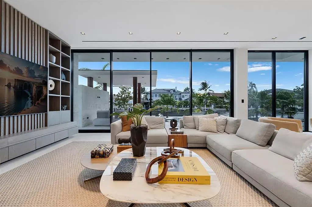 1721 SE 11th St 24.9M Stunning Luxury Home in Fort Lauderdale with Yacht Access and Skyline Views 9