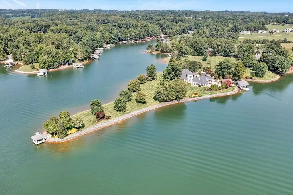 1994 Merriman Way Rd Exquisite Gated Mediterranean Estate with 3080 Feet of Shoreline in Virginia Listed for 6.25 Million 1
