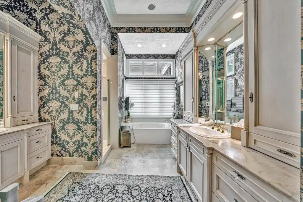 1994 Merriman Way Rd Exquisite Gated Mediterranean Estate with 3080 Feet of Shoreline in Virginia Listed for 6.25 Million 18