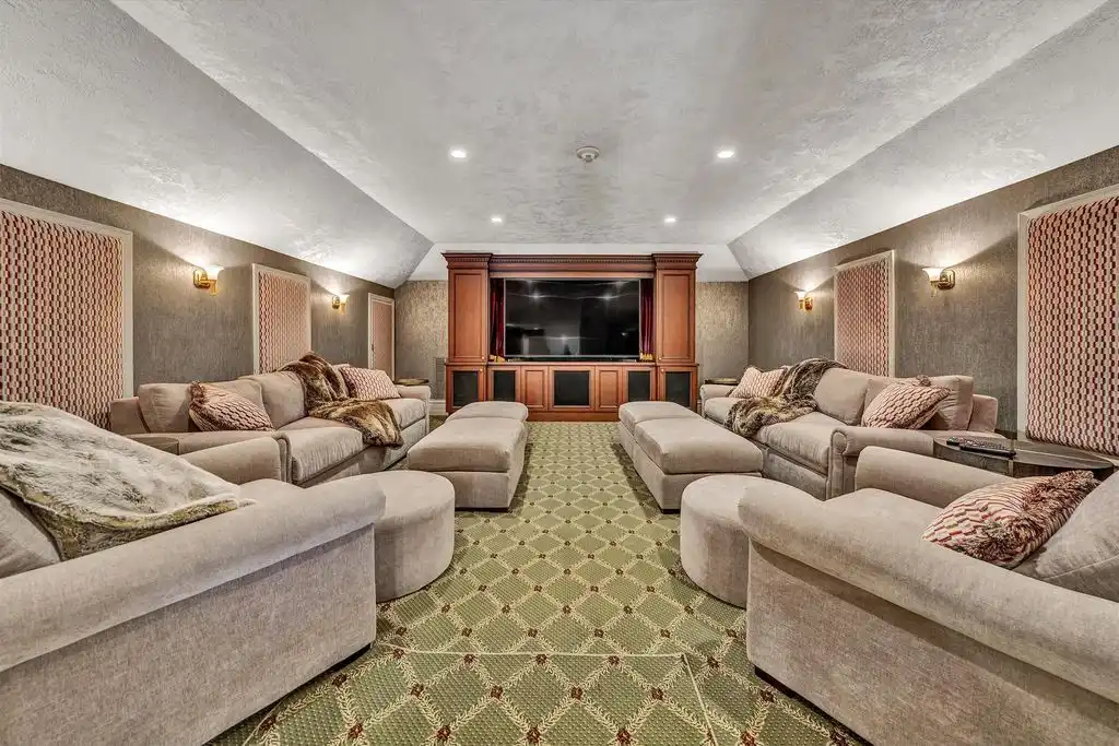 1994 Merriman Way Rd Exquisite Gated Mediterranean Estate with 3080 Feet of Shoreline in Virginia Listed for 6.25 Million 19