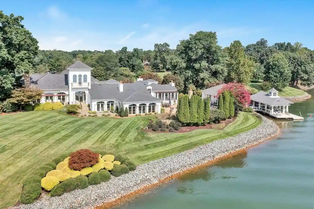 1994 Merriman Way Rd Exquisite Gated Mediterranean Estate with 3080 Feet of Shoreline in Virginia Listed for 6.25 Million 2