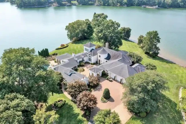 Prestigious 11-Acre Mediterranean Estate in Virginia Offers Waterfront Luxury at $6.25M