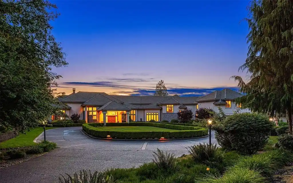 21028 Snag Island Drive E Unveils a 9.5M Masterpiece of Tranquility Luxury and Lakeside Living 4