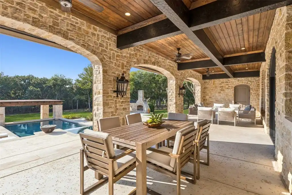 2105 Bayshore Dr Unveils an Exquisite 8.75M Architectural Masterpiece in Texas 19