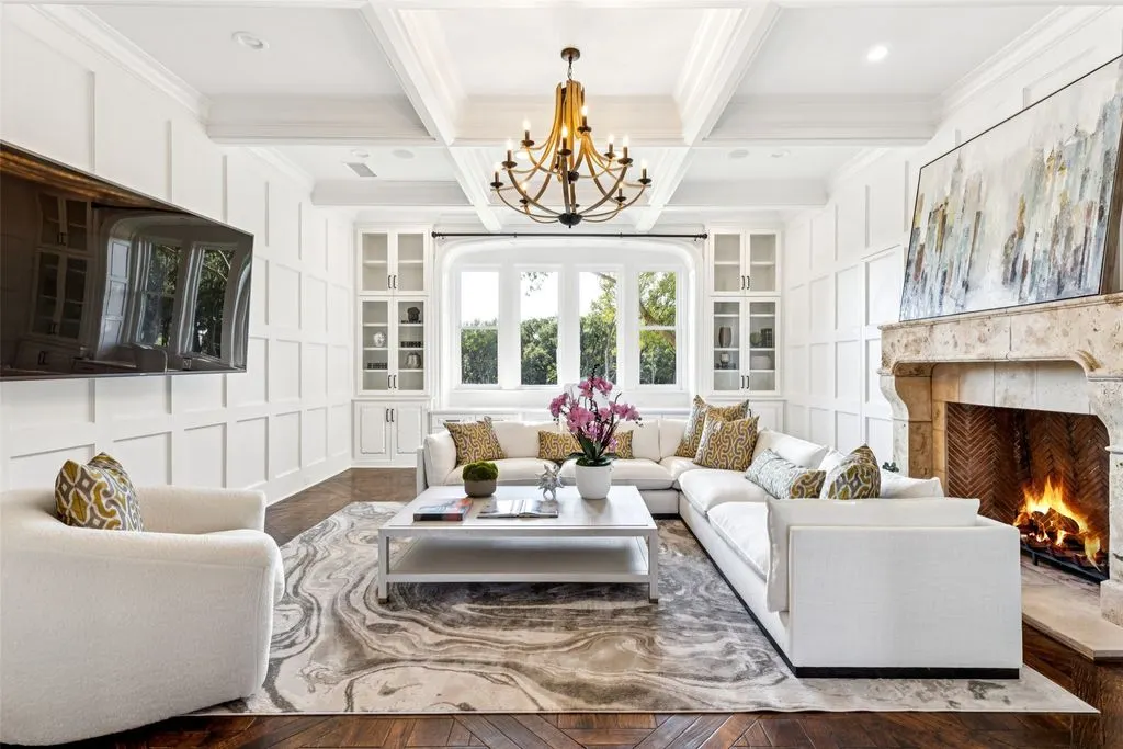 2105 Bayshore Dr Unveils an Exquisite 8.75M Architectural Masterpiece in Texas 7