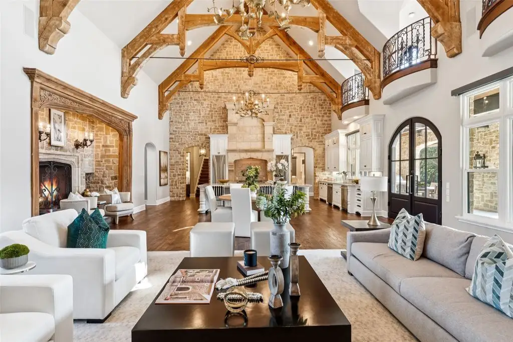 2105 Bayshore Dr Unveils an Exquisite 8.75M Architectural Masterpiece in Texas 8