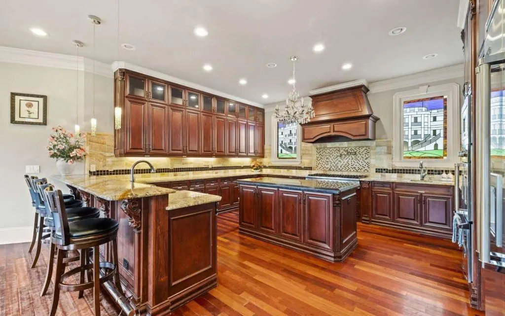 2267 Echo Trl NE Stunning Echo Lake Waterfront Estate on One Acre Listed for 4.5 Million 10