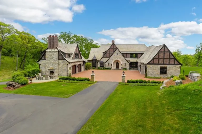 Iconic Sunfish Lake Residence in Minnesota Showcasing Peter Eskuche Design, Priced at $7,995,000