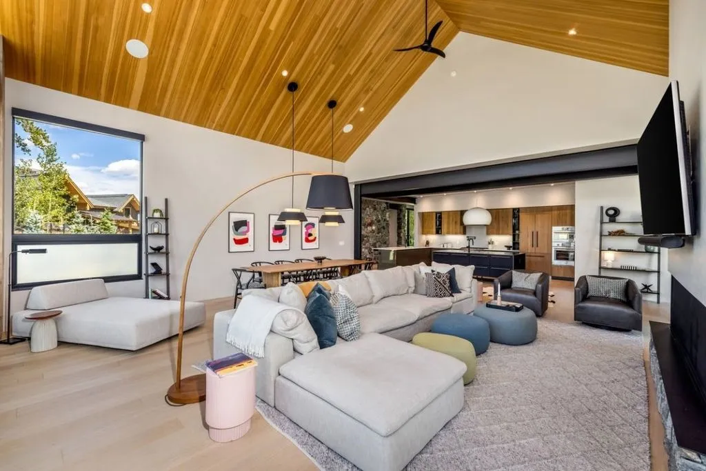 30 Cucumber Creek Rd An Exquisite 6.2M Mountain Modern Home With Scandinavian Inspired Luxury in Colorado 13