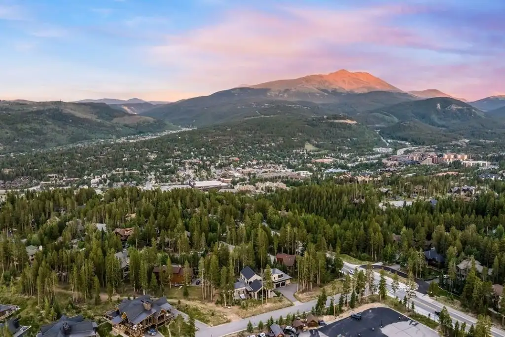 30 Cucumber Creek Rd An Exquisite 6.2M Mountain Modern Home With Scandinavian Inspired Luxury in Colorado 21