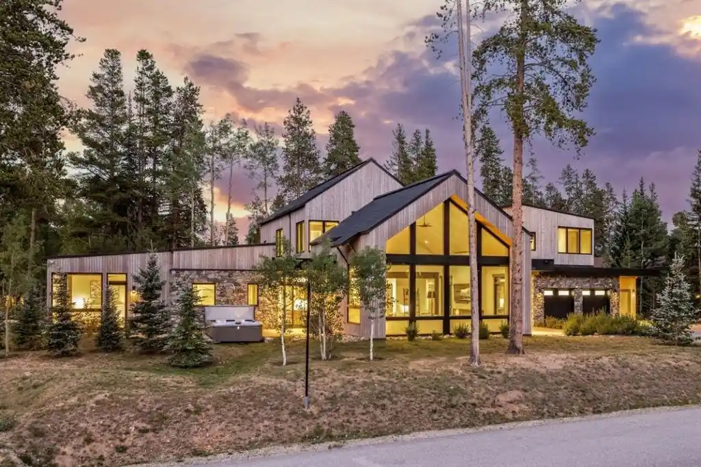 30 Cucumber Creek Rd An Exquisite 6.2M Mountain Modern Home With Scandinavian Inspired Luxury in Colorado 3