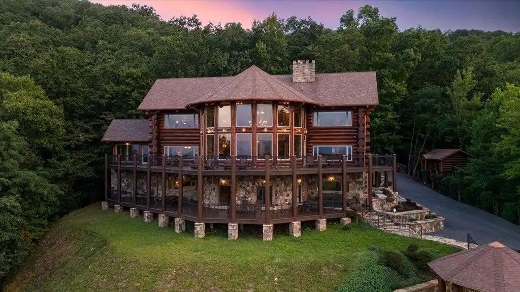 373 Rising Star Ln Stunning British Columbian Cedar Log Estate in Georgia Listed for 5.67 Million 2