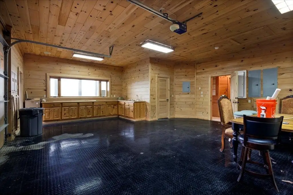 373 Rising Star Ln Stunning British Columbian Cedar Log Estate in Georgia Listed for 5.67 Million 25