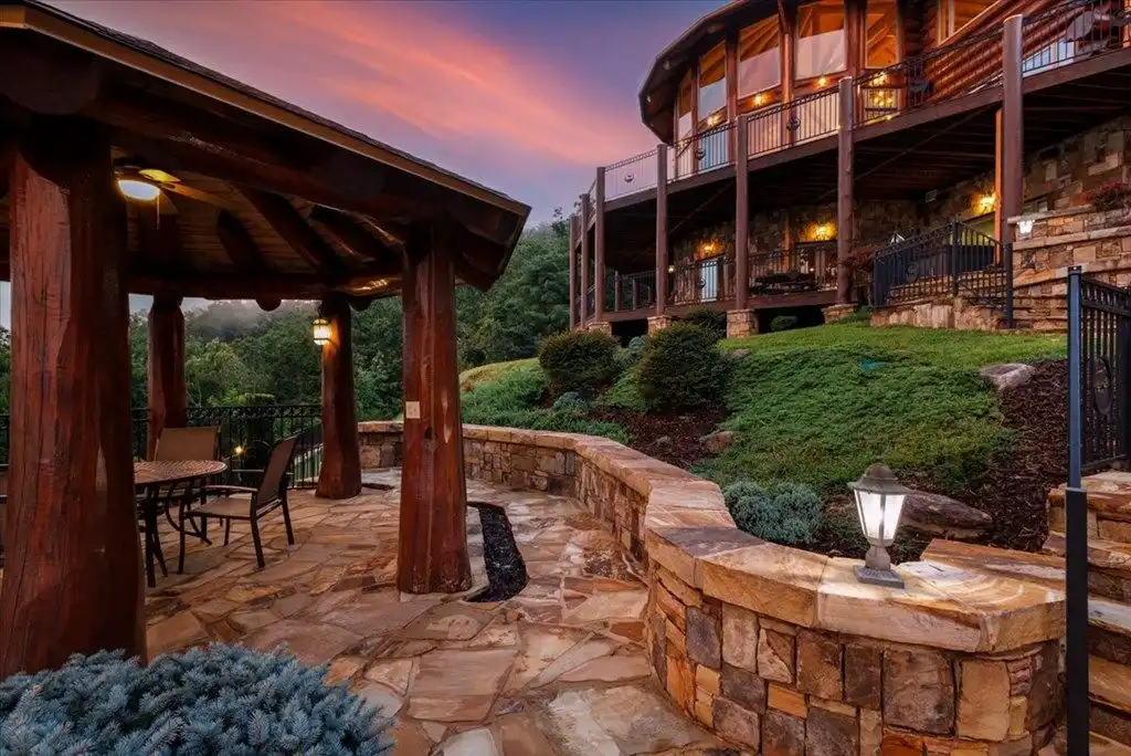 373 Rising Star Ln Stunning British Columbian Cedar Log Estate in Georgia Listed for 5.67 Million 7