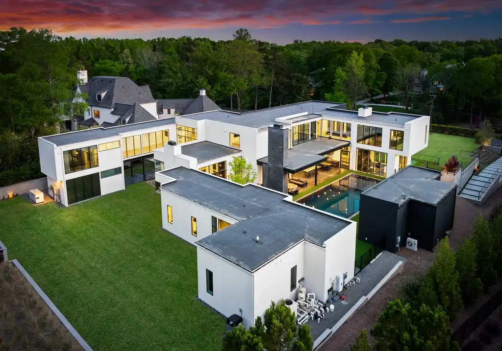4817 Carmel Park Dr A Remarkable 14.999M North Carolina Estate Delivering Bold Design and Enduring Luxury 2