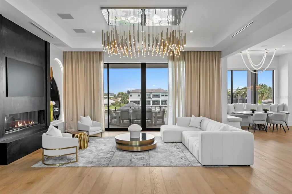 Luxury waterfront home in Tampa – front exterior of 5107 W Homer Ave with modern coastal design