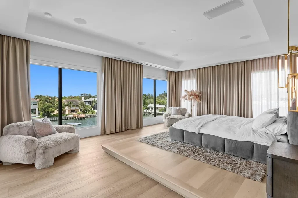 Luxury waterfront home in Tampa – front exterior of 5107 W Homer Ave with modern coastal design