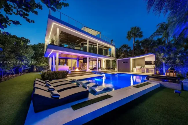 Stunning $15.8 Million Waterfront Masterpiece in Miami Beach Offering Luxury Living and Exclusive Amenities
