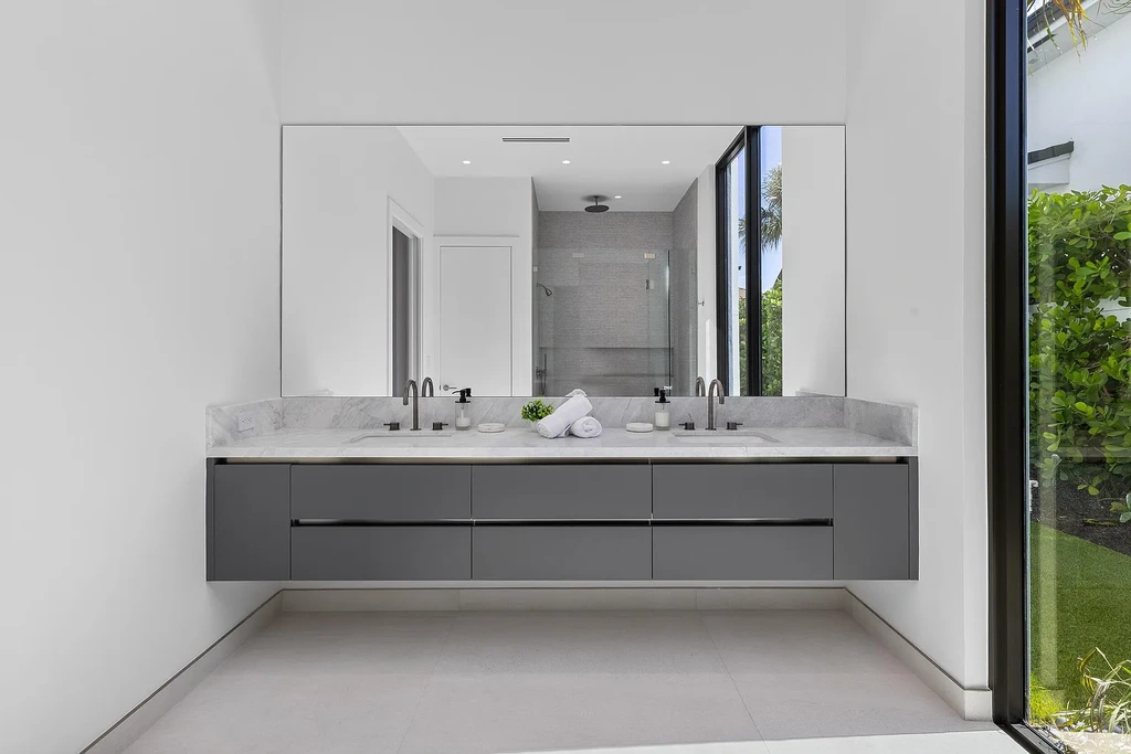 541 Golden Harbour Drive Unveils 12M Coastal Luxury in Boca Raton 4