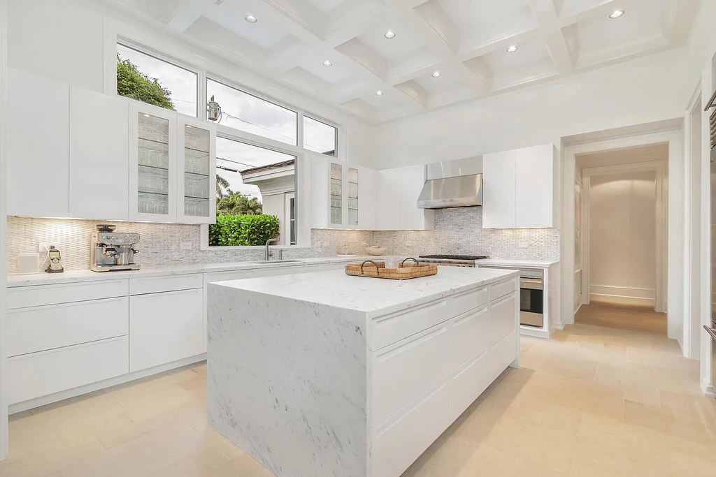 583 N Lake Way Palm Beach Home for Sale 25M Luxurious Estate With Breathtaking Design 11