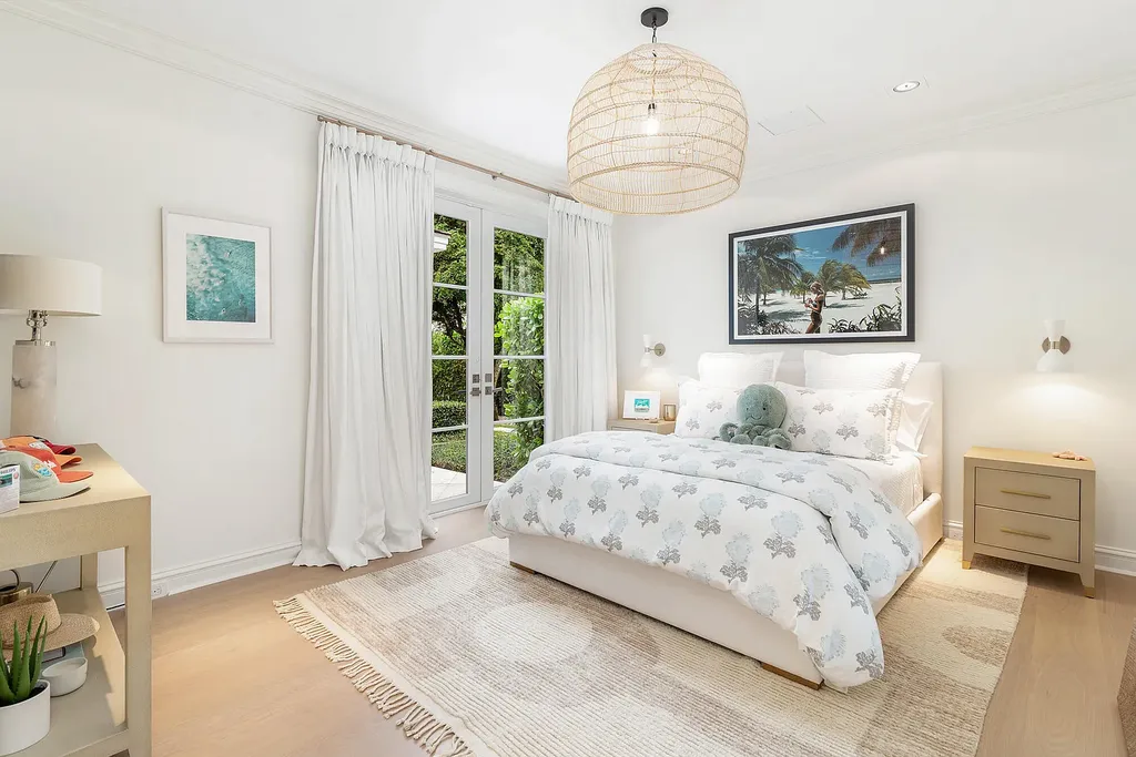 583 N Lake Way Palm Beach Home for Sale 25M Luxurious Estate With Breathtaking Design 2