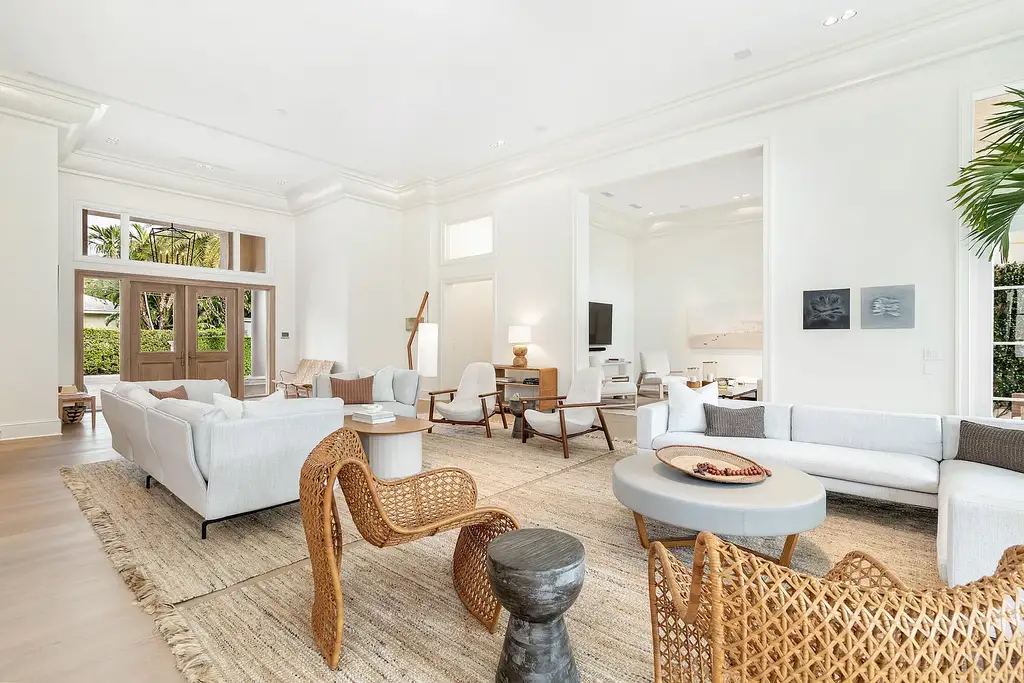 583 N Lake Way Palm Beach Home for Sale 25M Luxurious Estate With Breathtaking Design 7