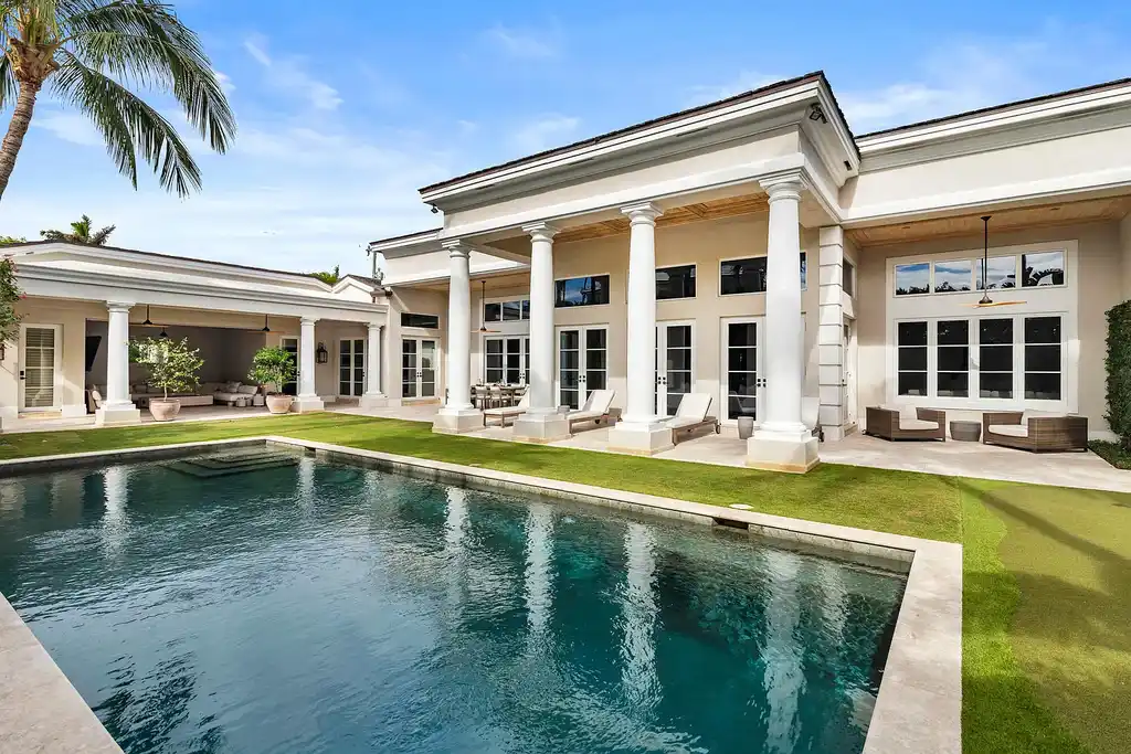 583 N Lake Way Palm Beach Home for Sale 25M Luxurious Estate With Breathtaking Design 8
