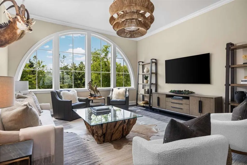 6194 Bay Ridge Dr Unveils Greywalls a Spectacular 13.495M Lake Michigan Masterpiece 13