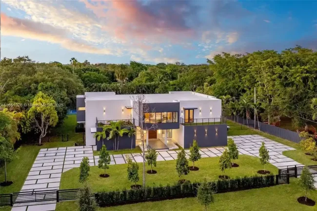 Pinecrest Luxury Market Hits New Heights with $12 Million Modern Estate Listing
