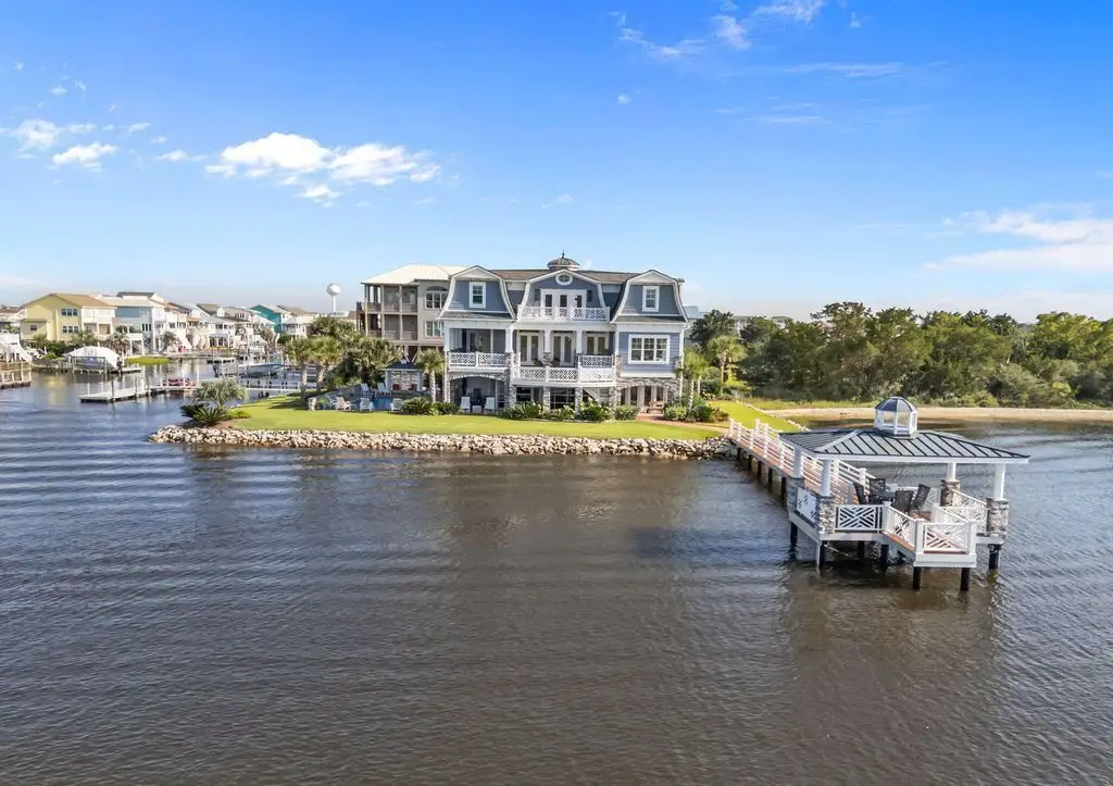 98 Laurinburg Street Captivating North Carolina Waterfront Estate Designed for Refined Coastal Living 23