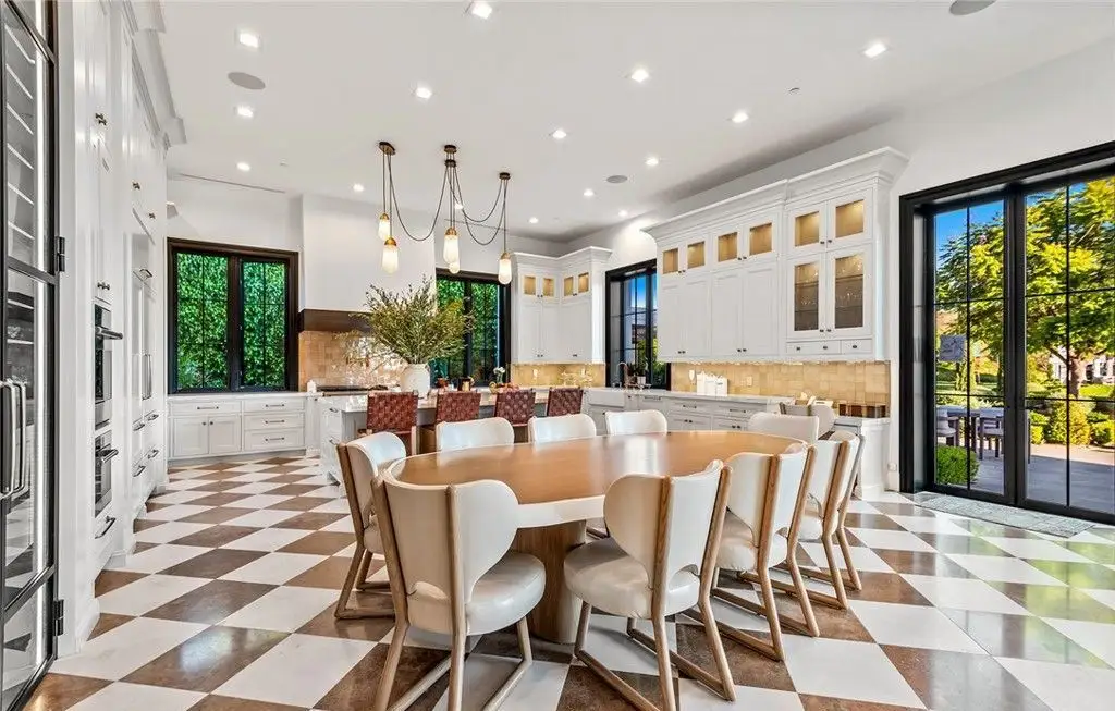 A Lavish Statement of Design Excellence 2100 Stratford Cir Is Californias Most Extraordinary 39.9M Trophy Estate 10