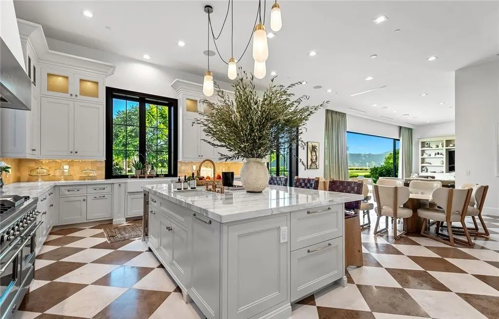 A Lavish Statement of Design Excellence 2100 Stratford Cir Is Californias Most Extraordinary 39.9M Trophy Estate 11