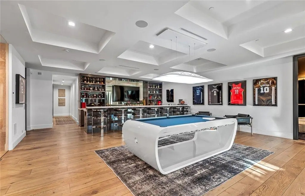 A Lavish Statement of Design Excellence 2100 Stratford Cir Is Californias Most Extraordinary 39.9M Trophy Estate 13