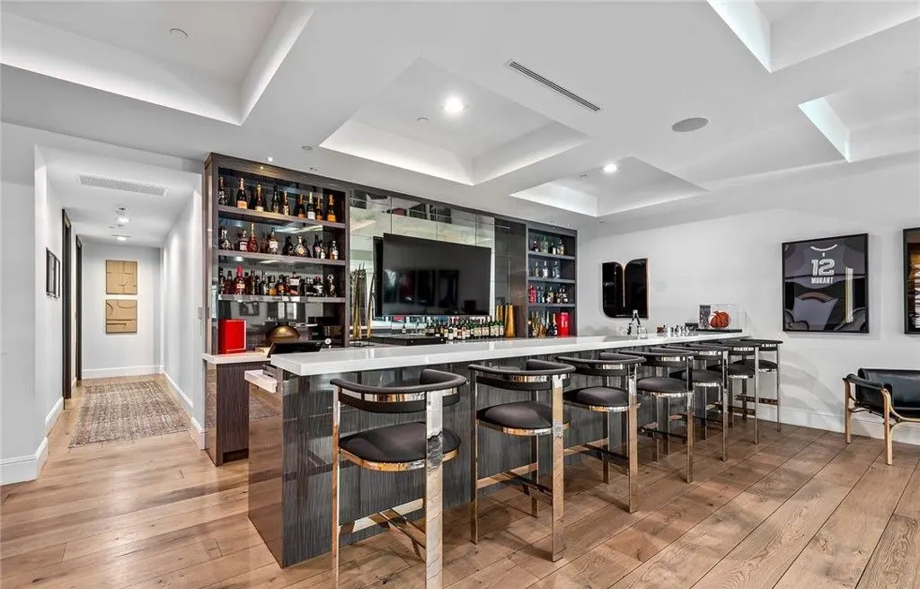 A Lavish Statement of Design Excellence 2100 Stratford Cir Is Californias Most Extraordinary 39.9M Trophy Estate 14