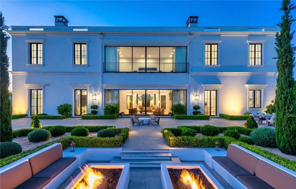 A Lavish Statement of Design Excellence 2100 Stratford Cir Is Californias Most Extraordinary 39.9M Trophy Estate 23